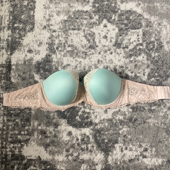 Victoria Secret strapless bra - Picture 1 of 2
